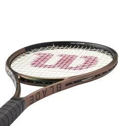 Wilson Blade 98 18X20 V8 15 Wilson Blade 98 18X20 V8 -Tennis Equipment Store WR078811U 4 Blade 98 v8 18x20 Iridescent.png.cq5dam.web .1200.1200